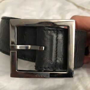 Men’s embossed Gucci belt